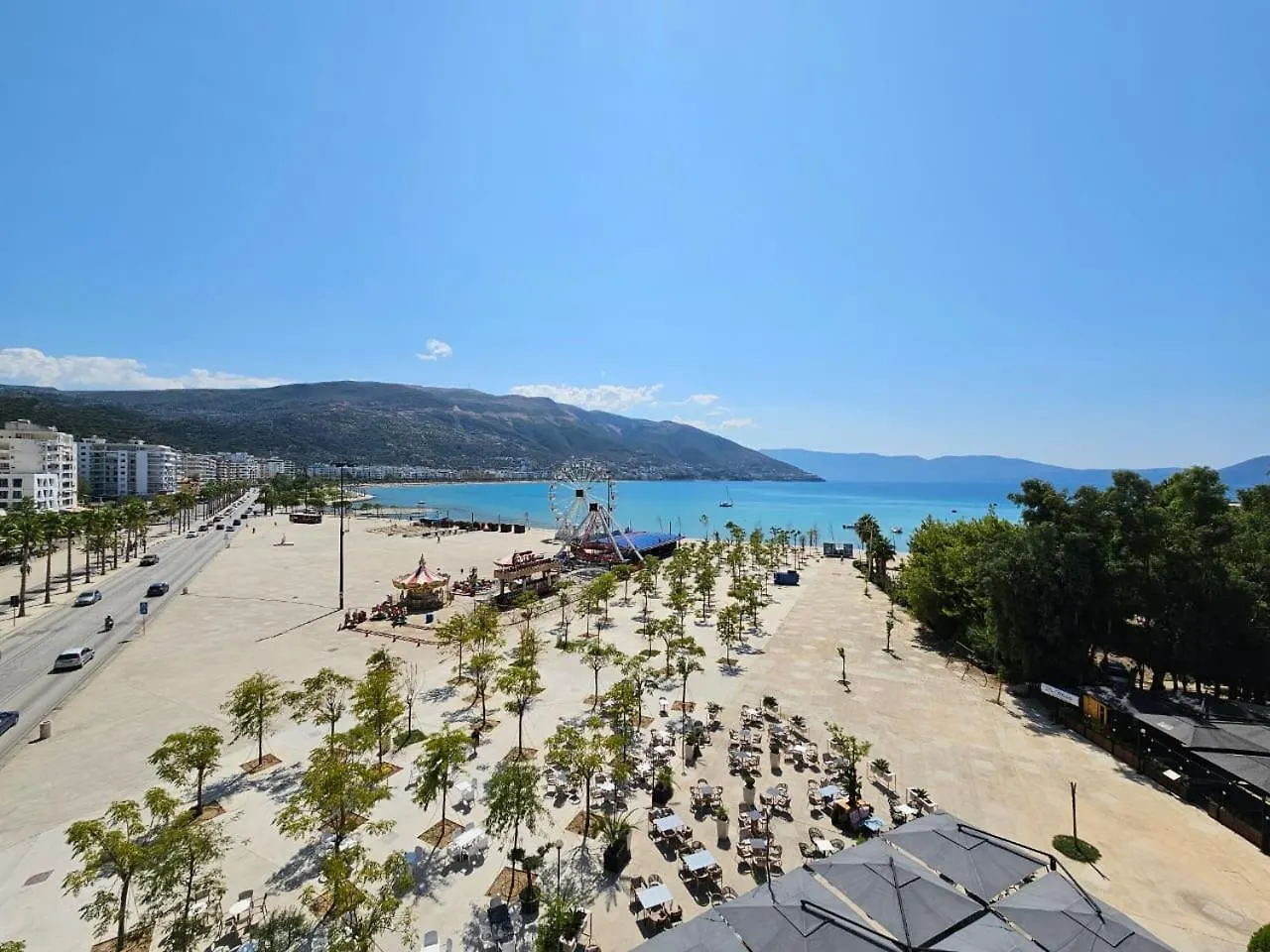 Holiday 2-Bed Apartment Seaview Vlore