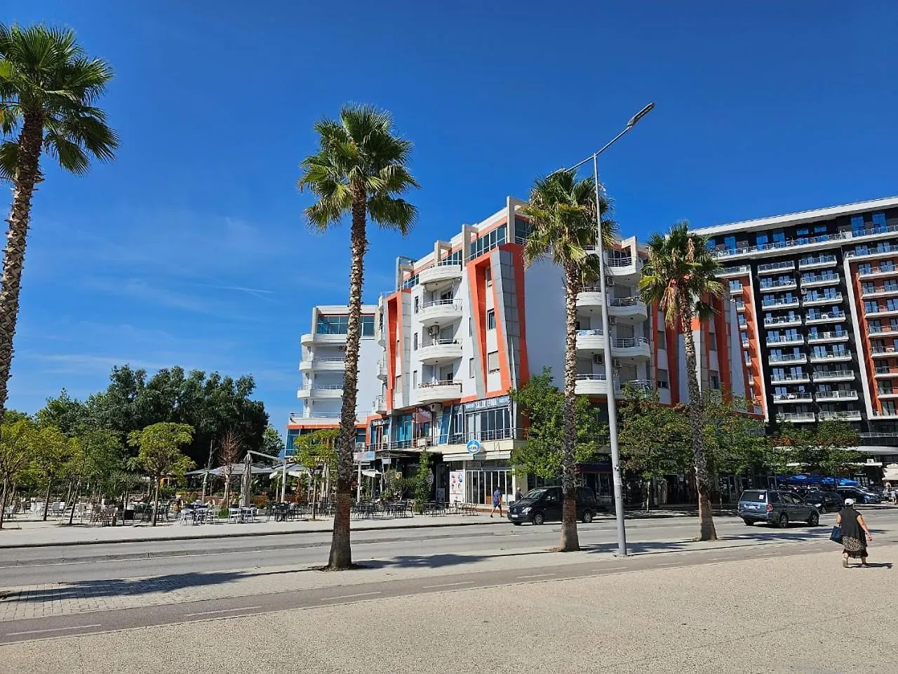 Holiday 2-Bed Apartment Seaview Vlore